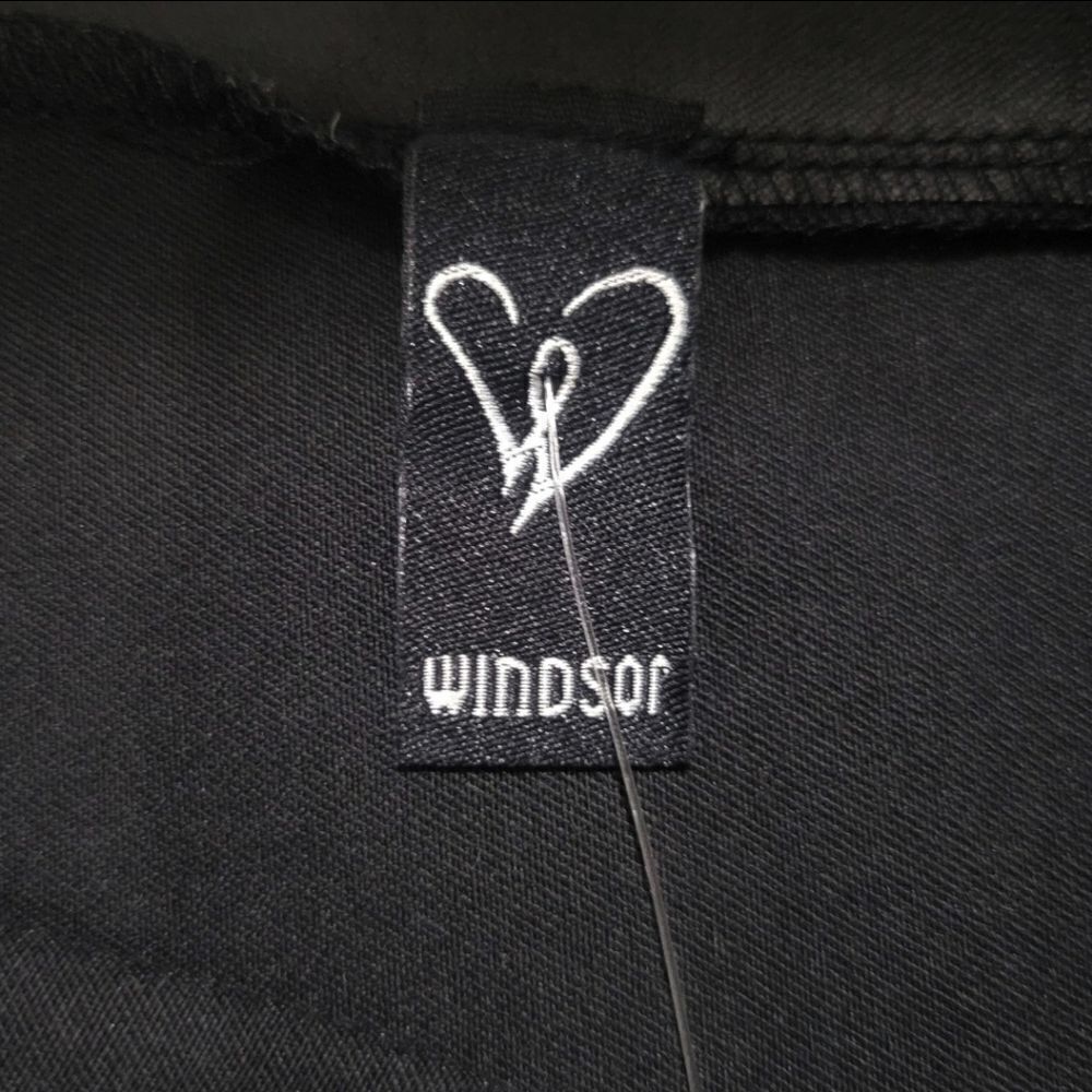 Windsor Front Zipper Faux Leather Mini Skirt - Picture 5 of 5